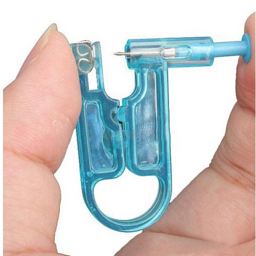 Wegwerp blauwe oorpiercing pis - Body Jewelry Factory recensie en prijs